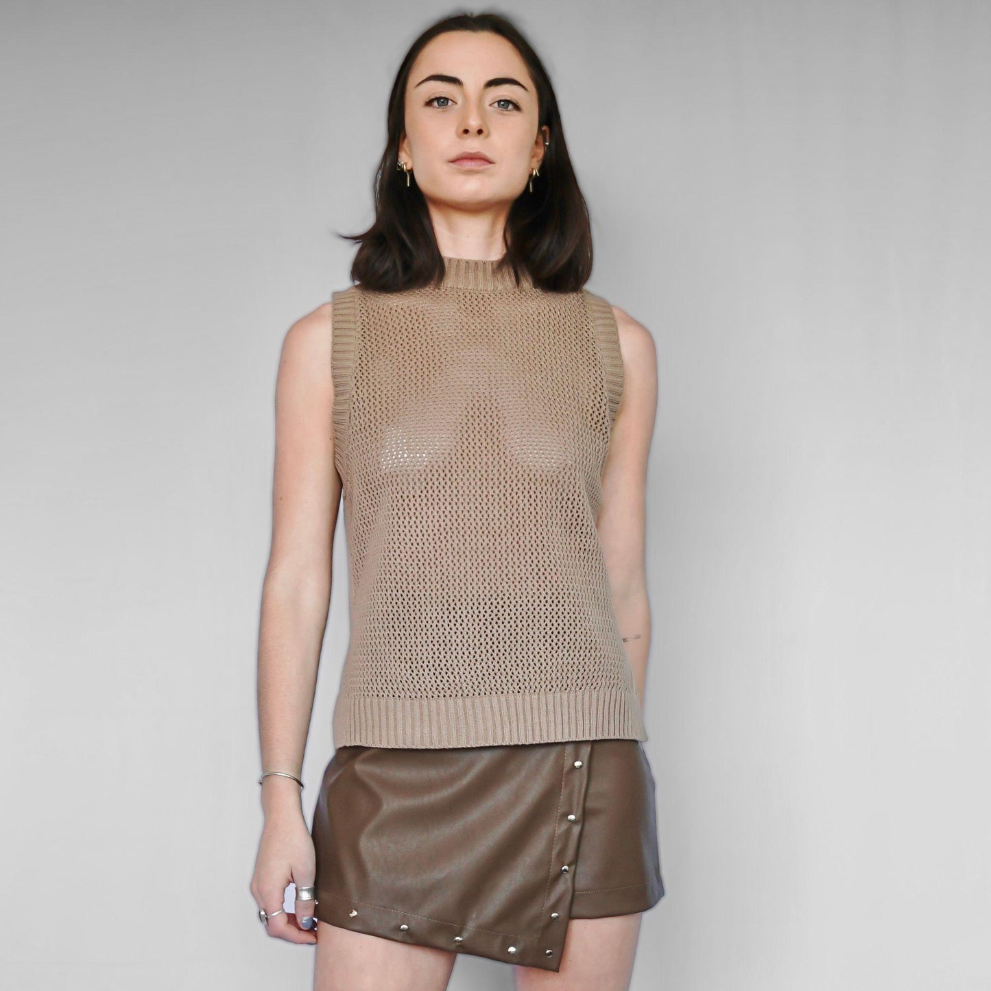 Sweater Sin Mangas Café Tejido Calado | Oslo - MQM