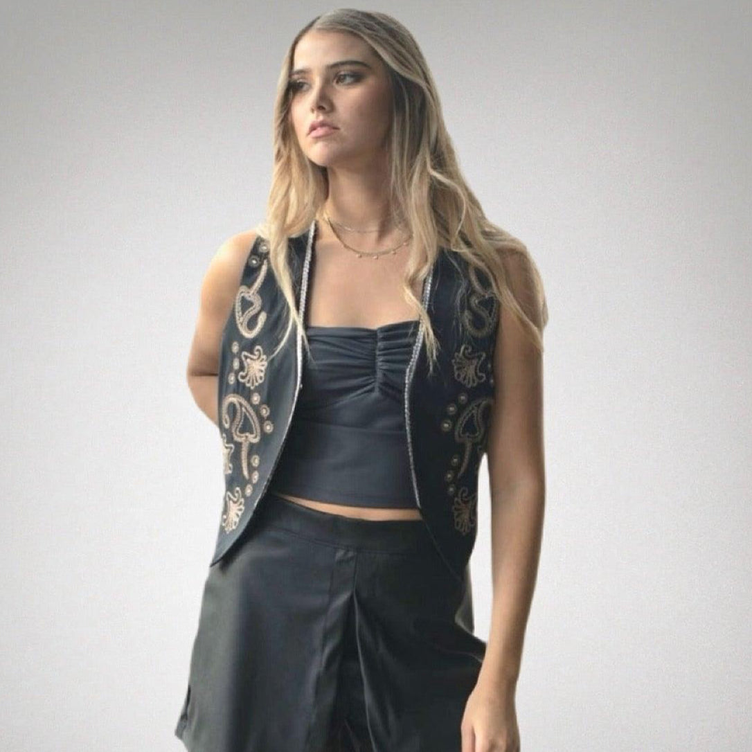 Gilette Rapsodia, bolero elegante con bordado inspirado en la artesanía india, ideal para un look versátil en moda mujer