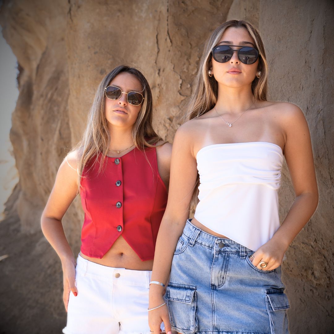 Crop Top Blanco Asimétrico de Lycra Strapless | Adela - MQM