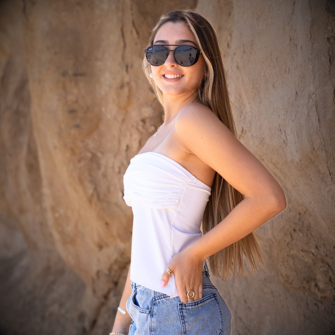 Crop Top Blanco Asimétrico de Lycra Strapless | Adela - MQM