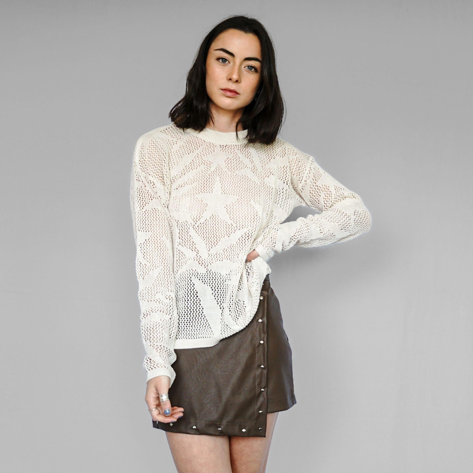 Sweater Mujer Blanco Crudo Tejido Calado Tipo Crochet Estrellas | Henne - MQM