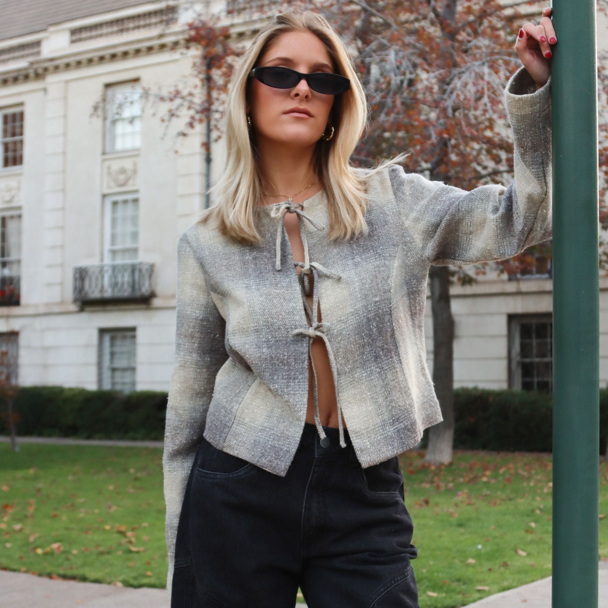 Chaqueta Cuadrillé Gris con Lazos | MQM