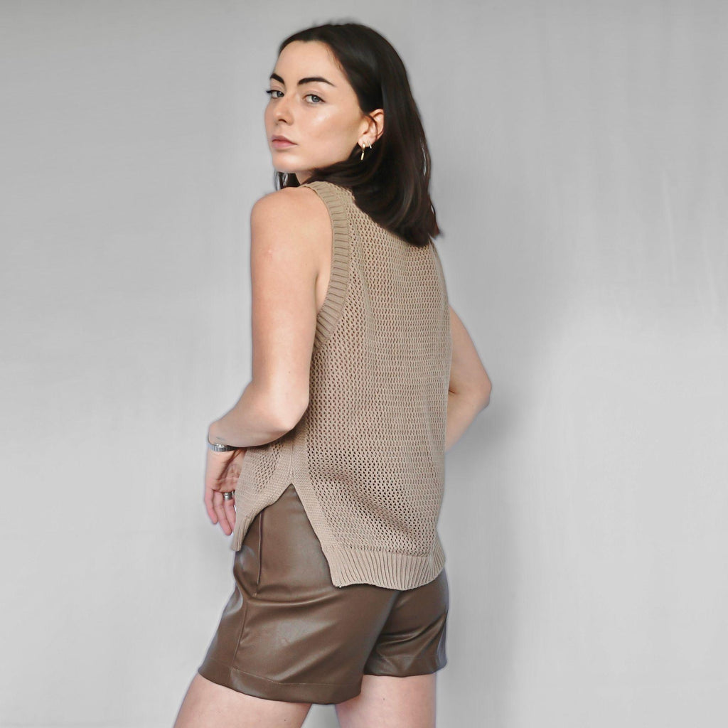 Sweater Sin Mangas Café Tejido Calado | Oslo - MQM