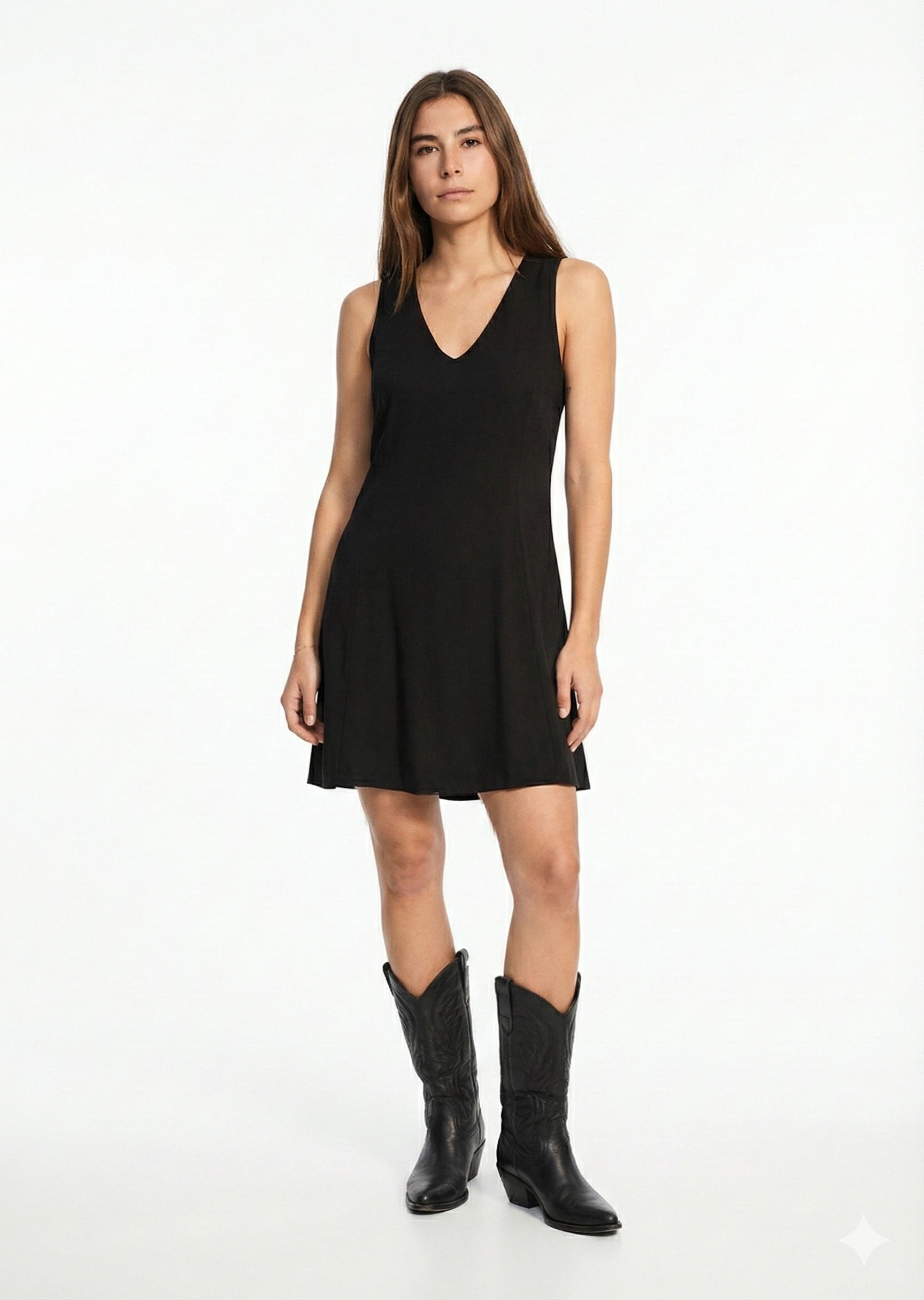 Vestido Negro Midi con Escote en V | Naomi - MQM