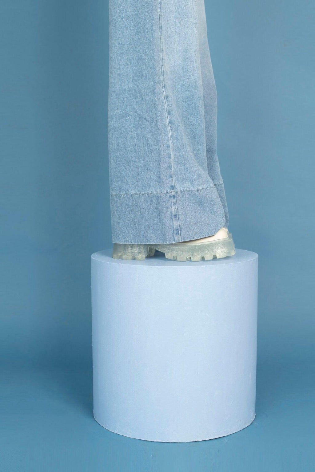 Jeans de basta azul de alta calidad, de la Colección Influencers, con ajuste perfecto y diseño cómodo para el día a día