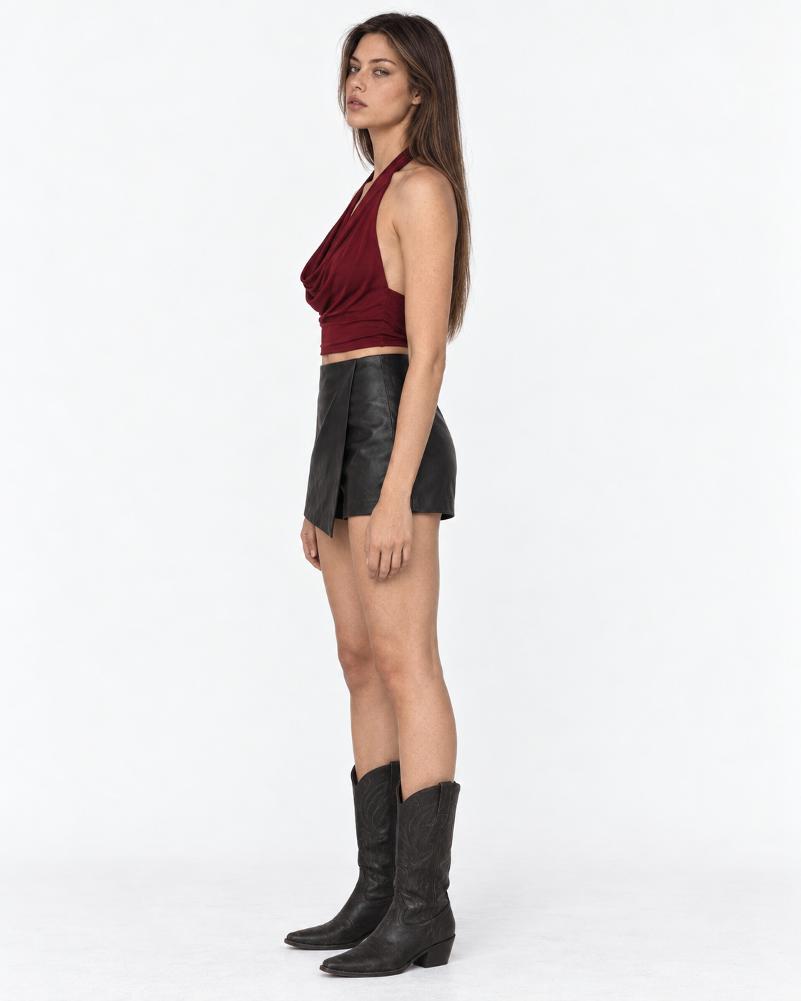 Falda short de cuero negro tiro alto Berlín, perfil