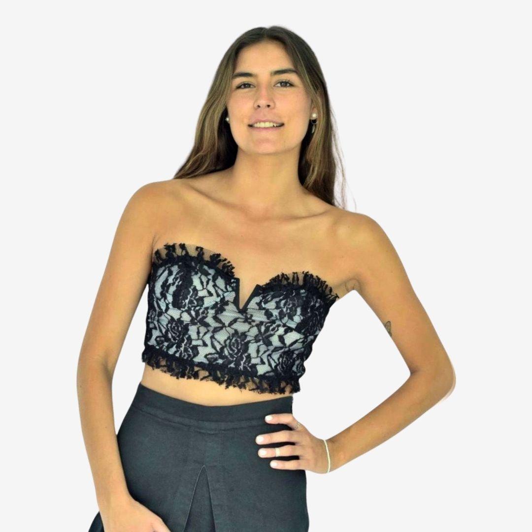 Corset Lencero Negro con contraste en gris perla y pieza metálica en V, con encaje y forro de viscosa, ideal para un look sensual y elegante