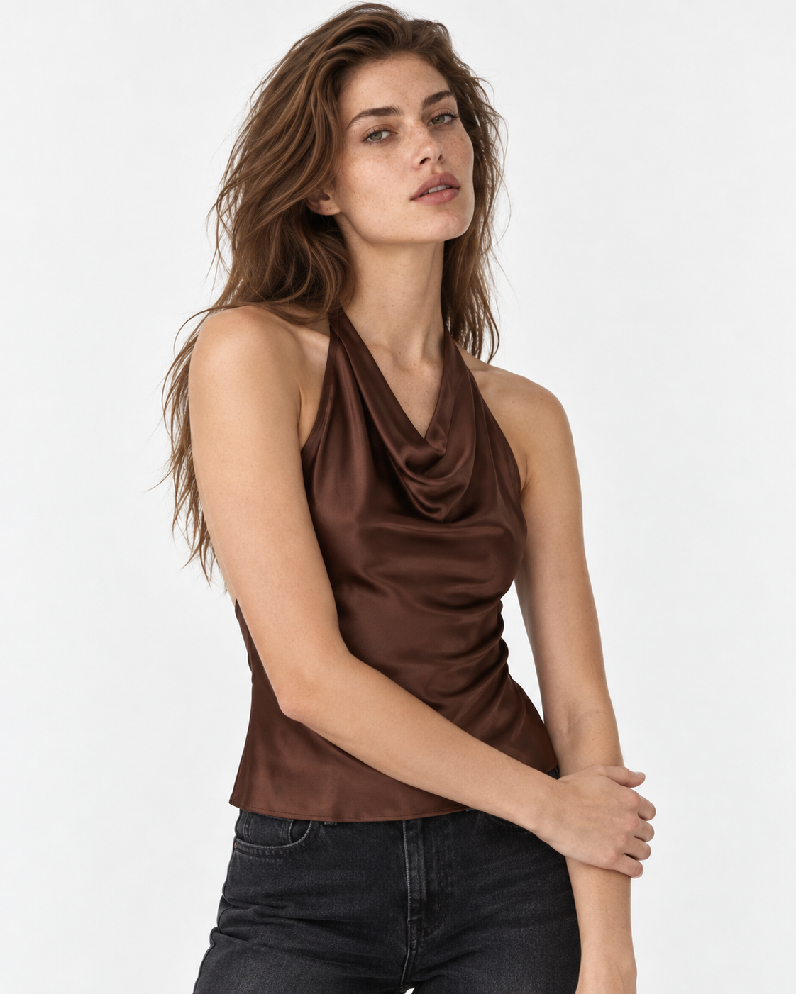 Blusa café halter satín sin espalda Laura | MQM