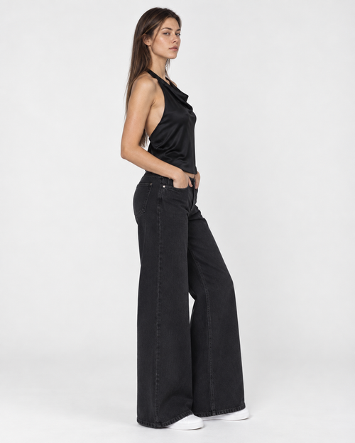 Blusa negra satinada halter espalda descubierta Laura | MQM