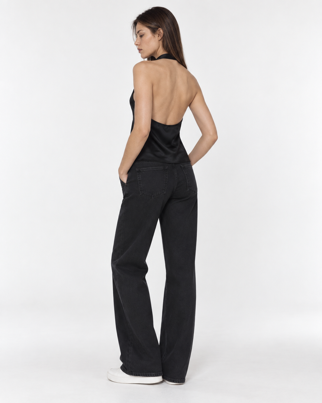 Blusa negra satinada halter espalda descubierta Laura | MQM