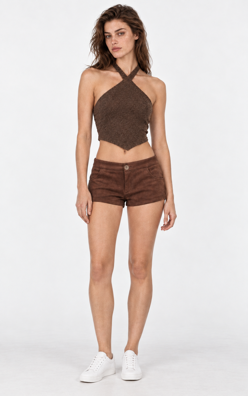 Crop top halter café brillante con punta Ángela