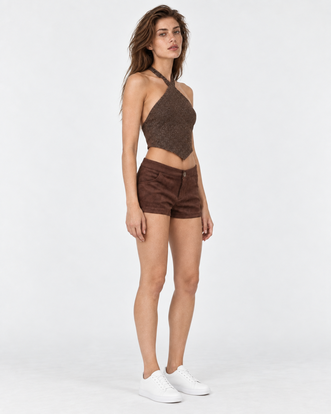 Crop top halter café brillante con punta Ángela