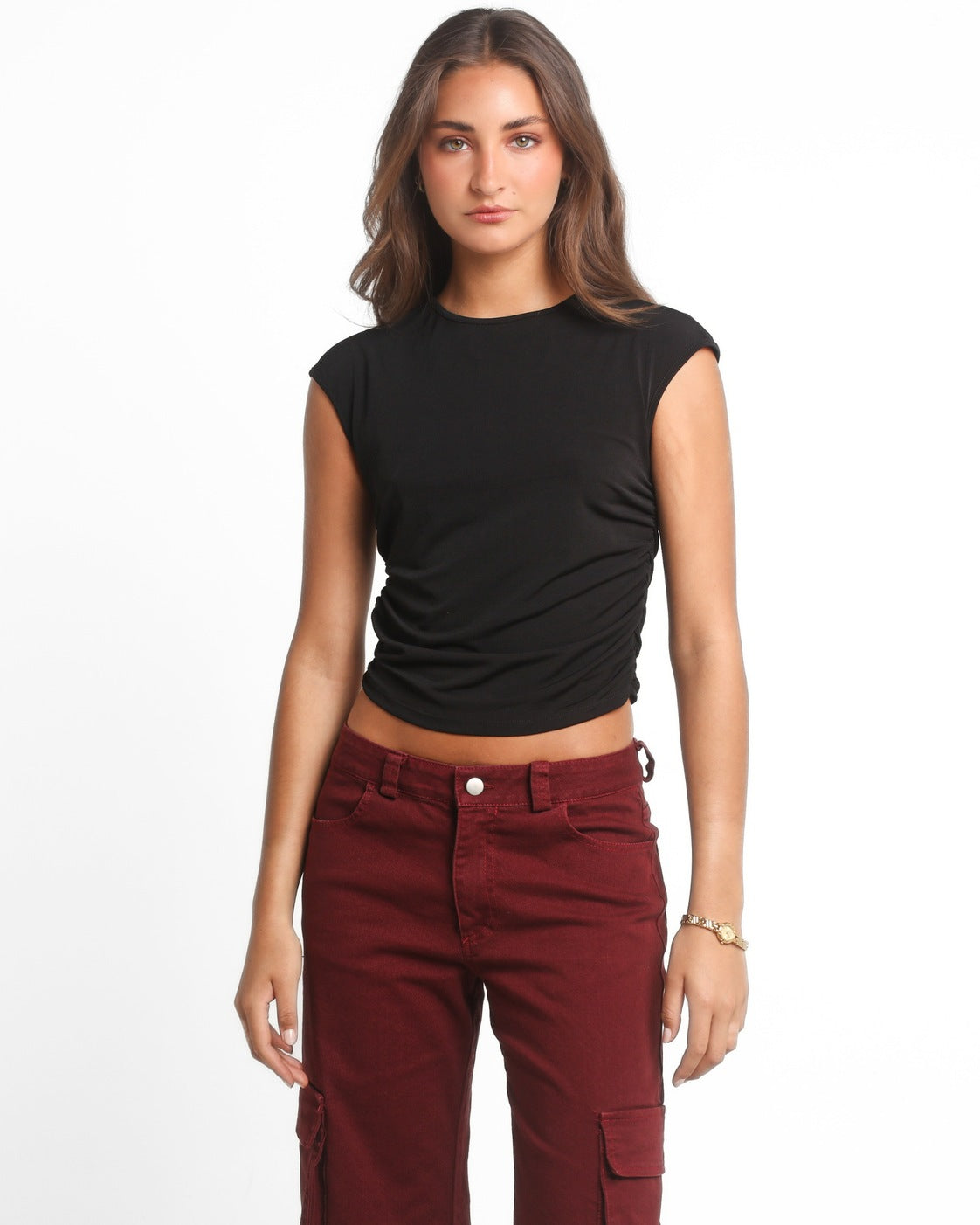 Polera negra crop con frunces manga corta Bari