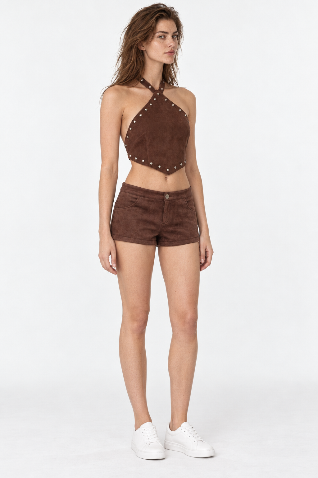 Short de gamuza café, tres cuartos