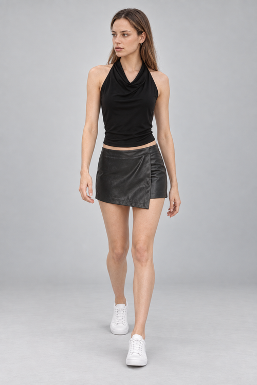 Crop Singapur negro con falda short Berlín, vista en movimiento
