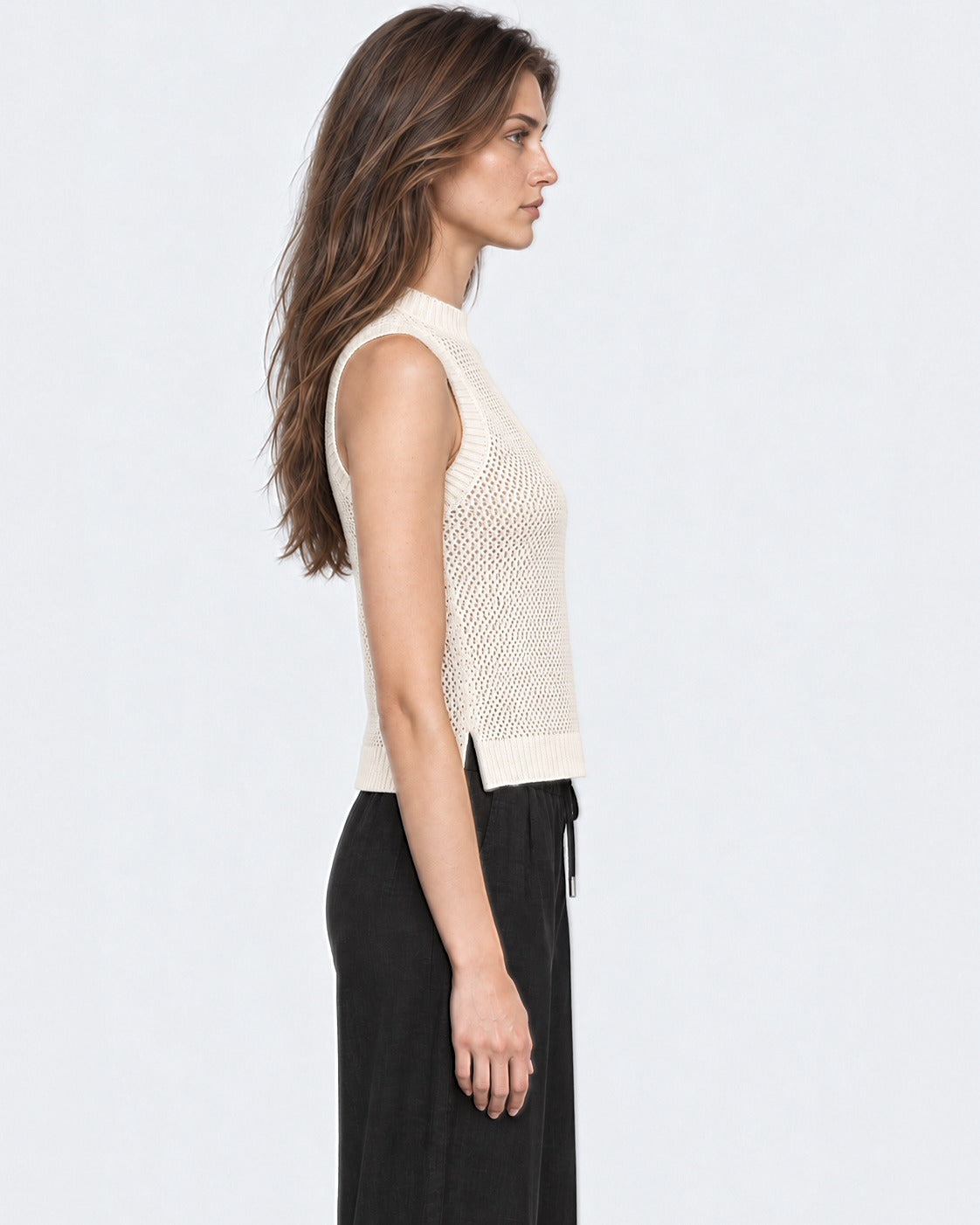 Sweater sin mangas crudo de tejido calado Oslo, lado | MQM