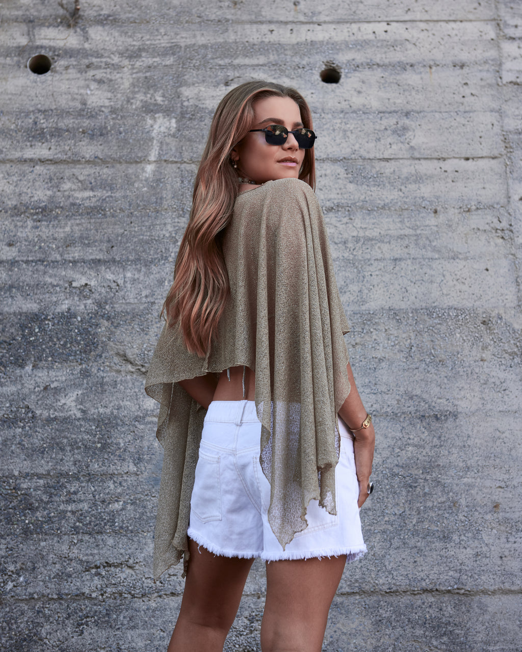 Capa Malla Tejida Dorada