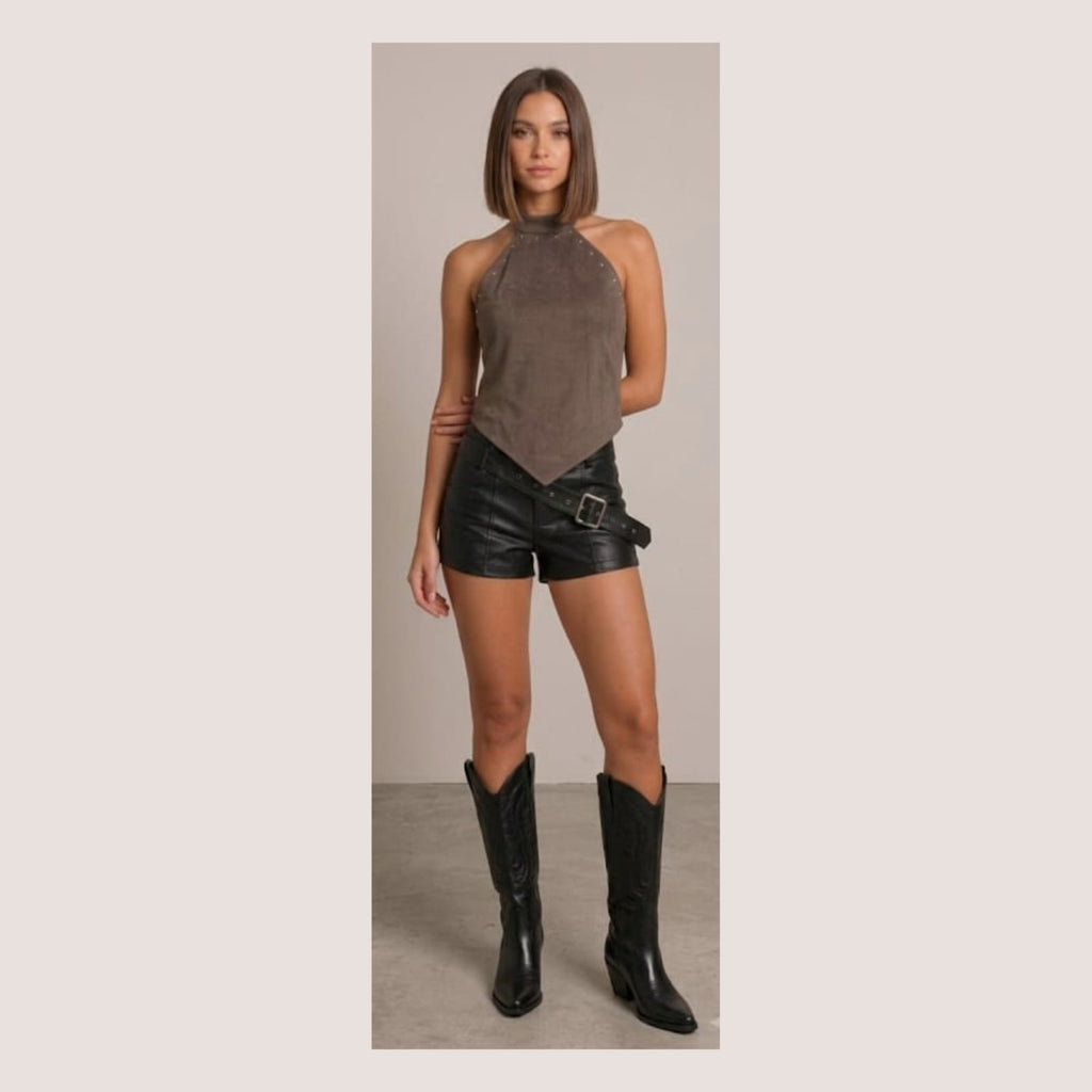 Crop top halter gamuza café con tachas y espalda con amarras Renata
