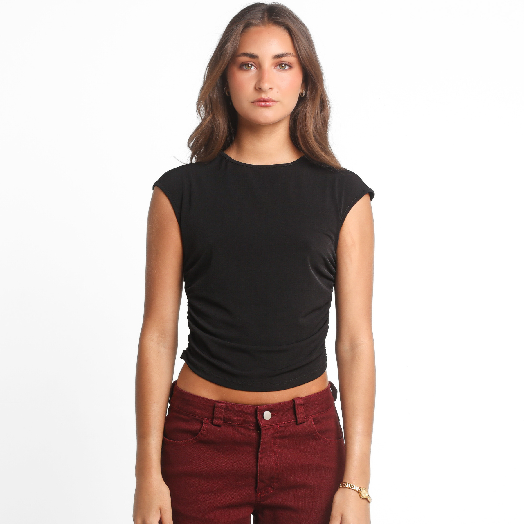 Polera Mujer Negra Ajustada Crop con Frunces Laterales | Bari - MQM