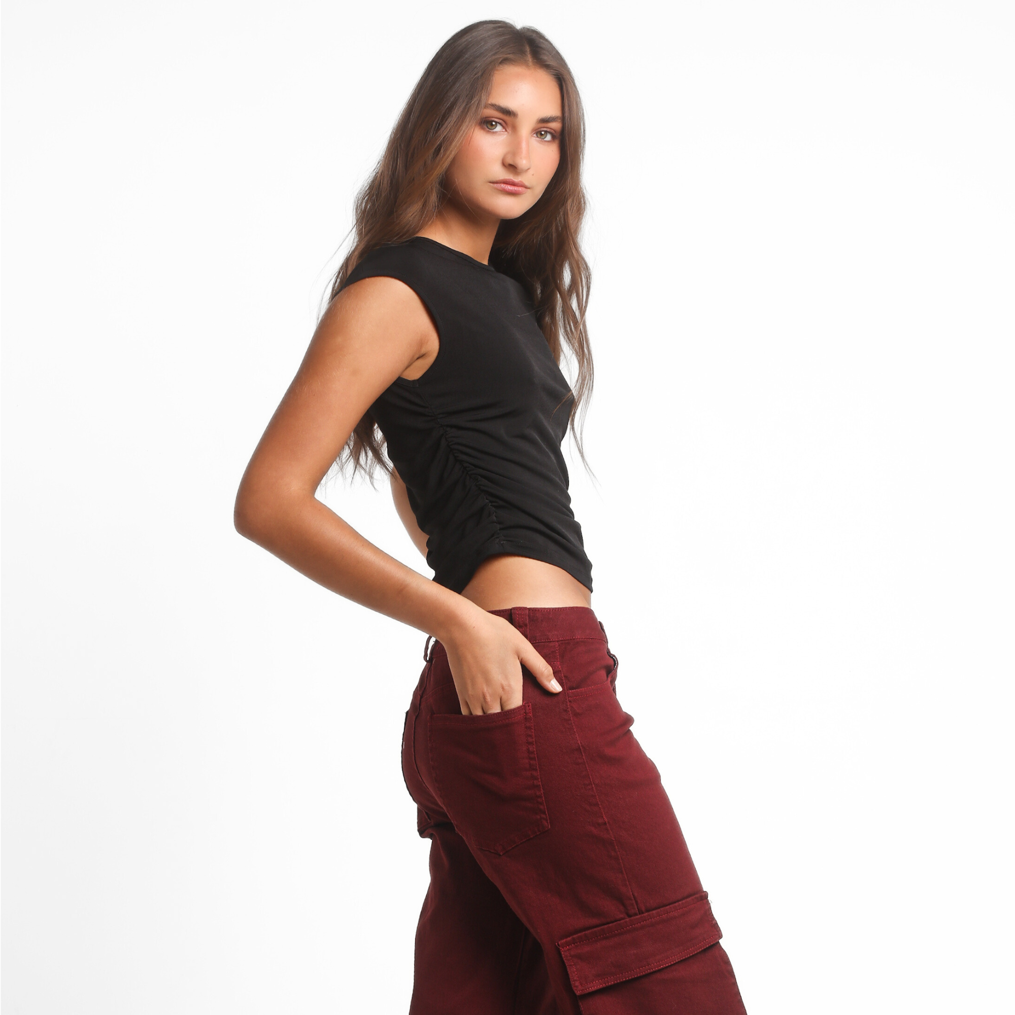 Polera Mujer Negra Ajustada Crop con Frunces Laterales | Bari - MQM