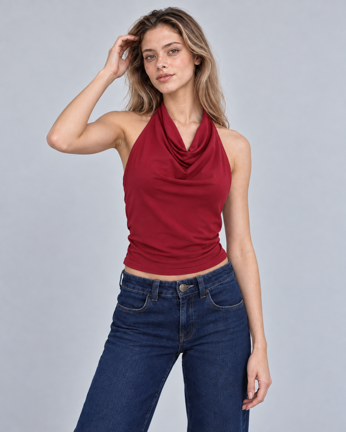 Crop top halter burdeo drapeado Singapur, de frente con escote drapeado | MQM