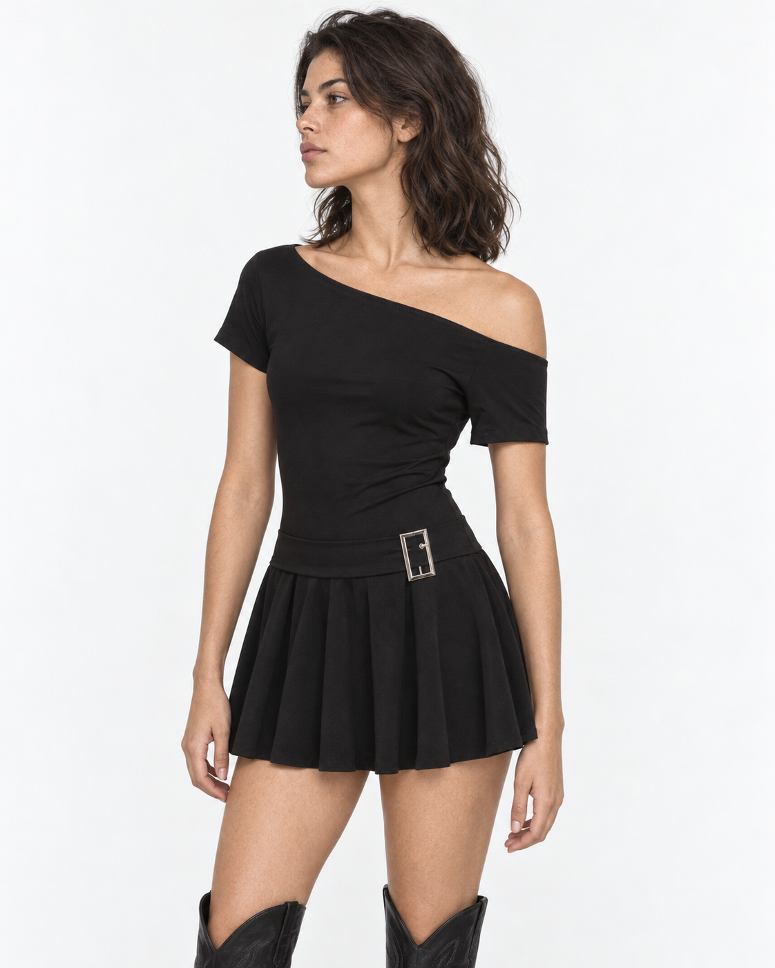 Vestido negro off shoulder Soho, perfil plano medio