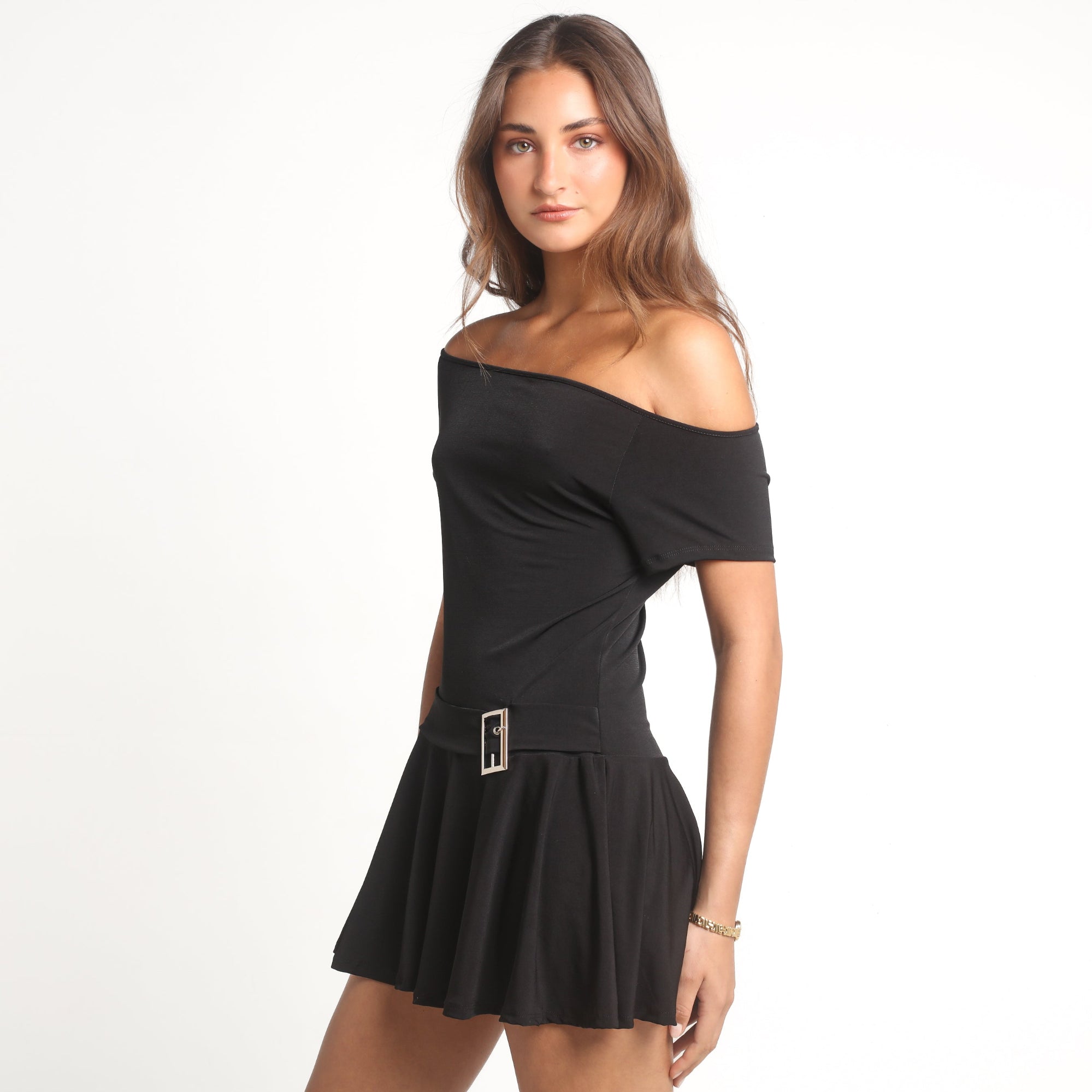 Vestido Negro Off Shoulder con Hebilla | Soho - MQM