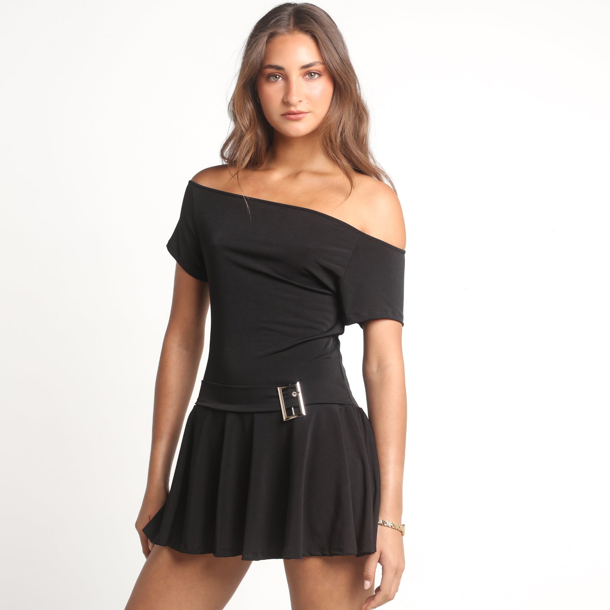 Vestido Negro Off Shoulder con Hebilla | Soho - MQM